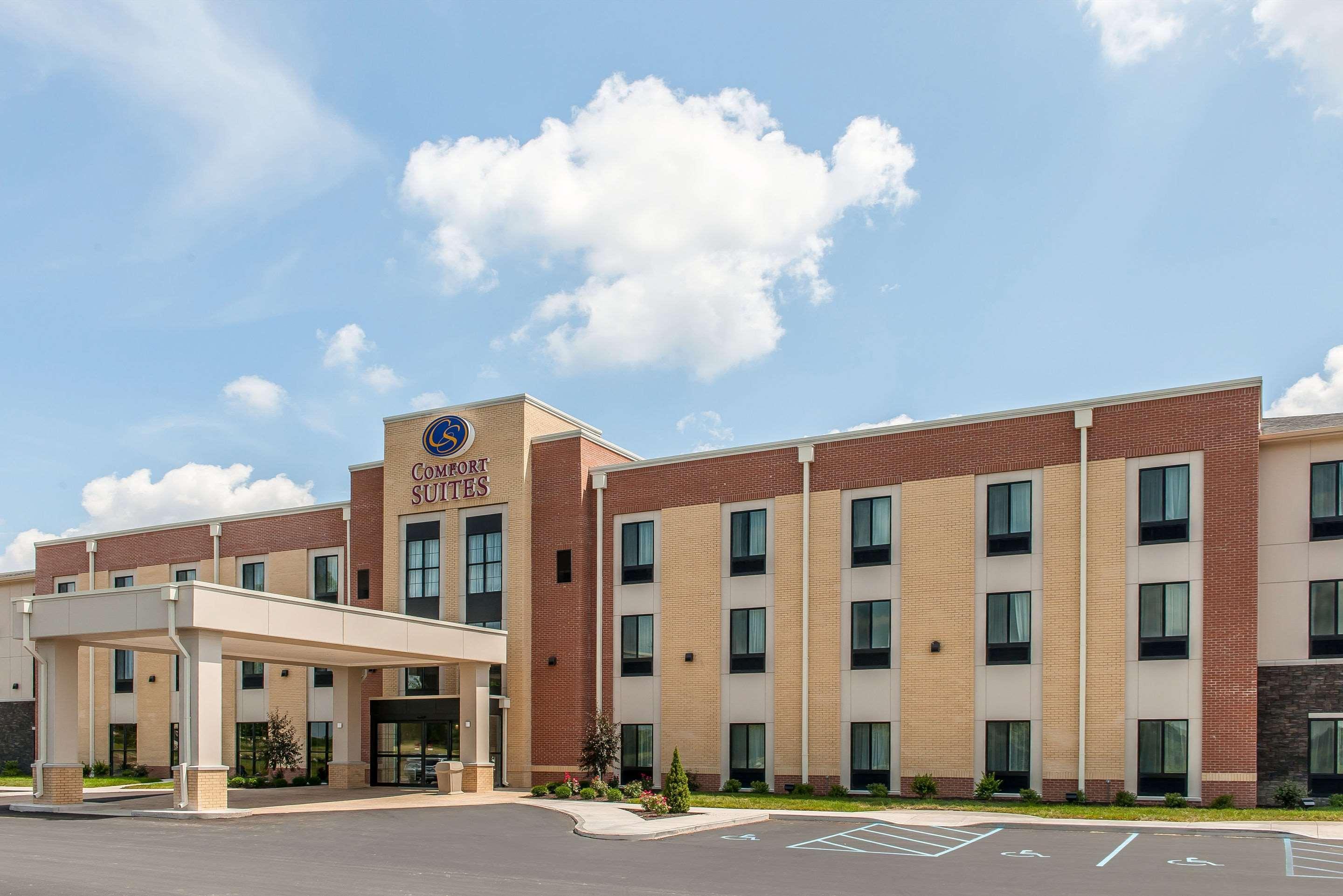 Comfort Suites Rensselaer Near Fair Oaks Exterior foto
