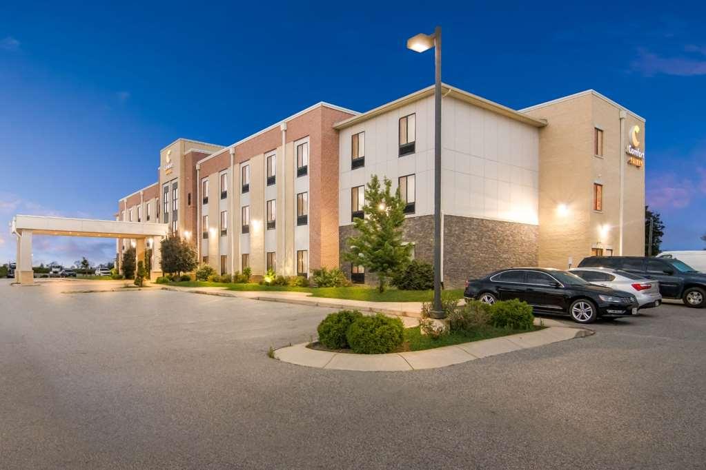 Comfort Suites Rensselaer Near Fair Oaks Exterior foto