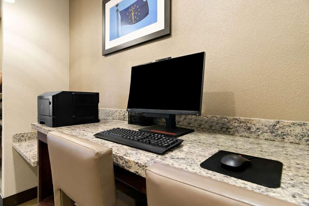Comfort Suites Rensselaer Near Fair Oaks Einrichtungen foto